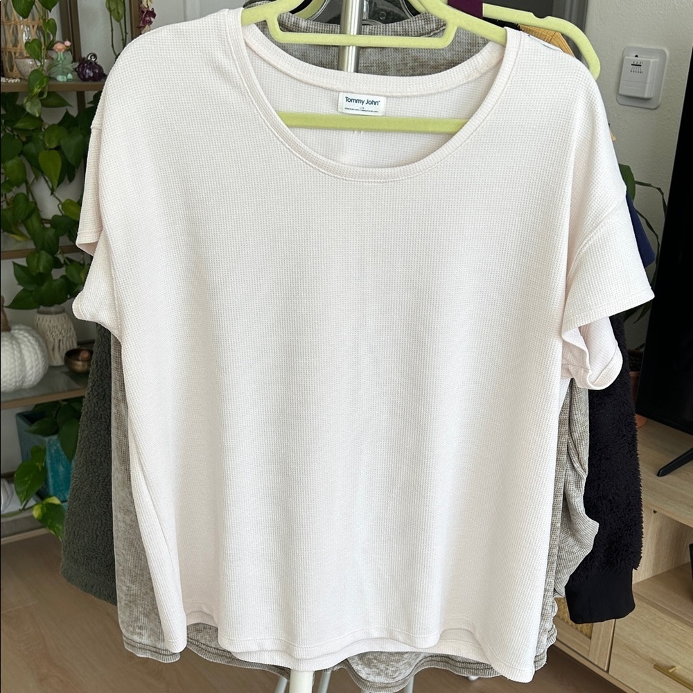 Tommy John Waffle Knit Top. Size Large.